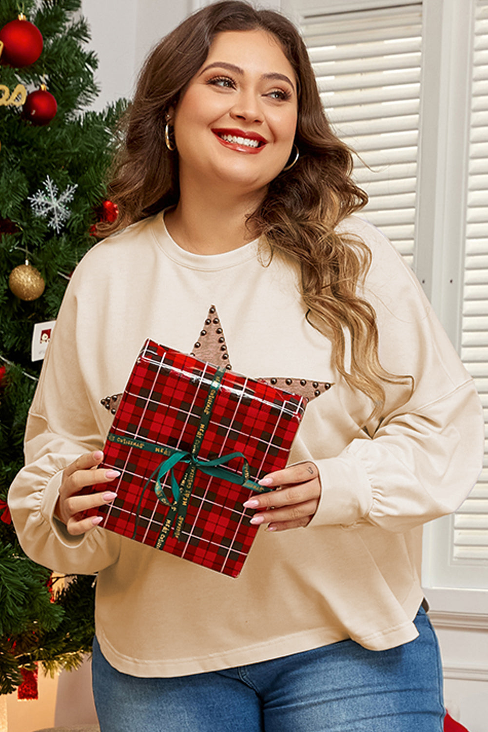 Star Shape Studded Crew Neck Plus Size T-Shirt