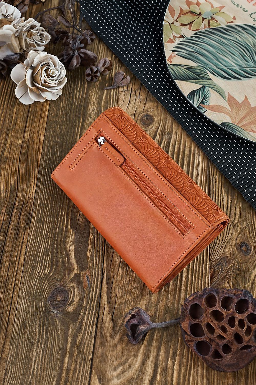 Geometric Elegance: Stylish Women's Wallet with Embossed Design